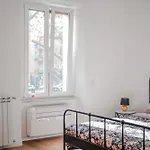 Trastevere Domus Iulia * ローマ