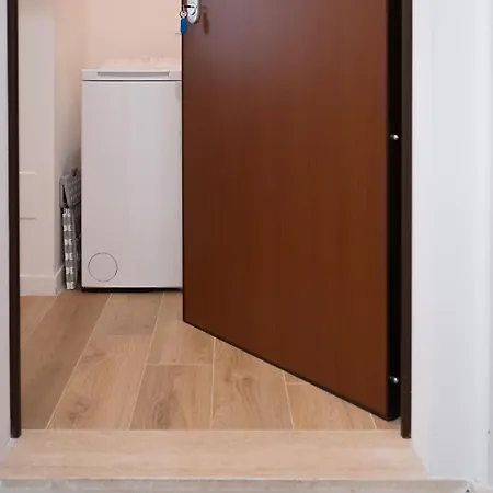 Domus Iulia, Trastevere *