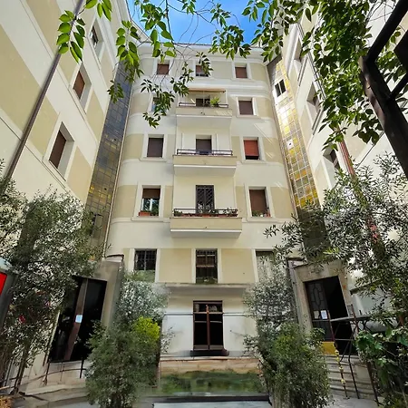 Domus Iulia, Trastevere Roma