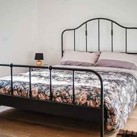 Domus Iulia, Trastevere *