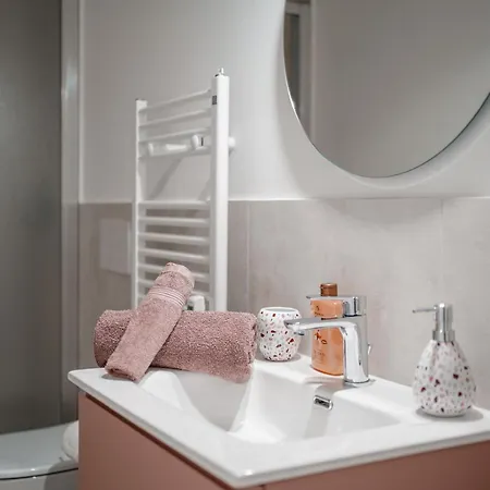 Domus Iulia, Trastevere アパート ローマ